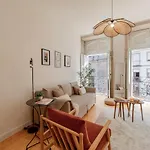 Virtudes Flat W/ Ac & Balcony By Lovelystay