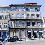 Virtudes Flat W/ Ac & Balcony By Lovelystay